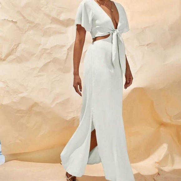 Elegant Cream Tie-Front Maxi Dress - Picture 4 of 9